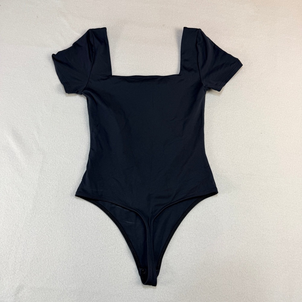 Babaton Contour Squareneck Short Sleeve Bodysuit Black Medium Aritzia - Picture 2 of 5